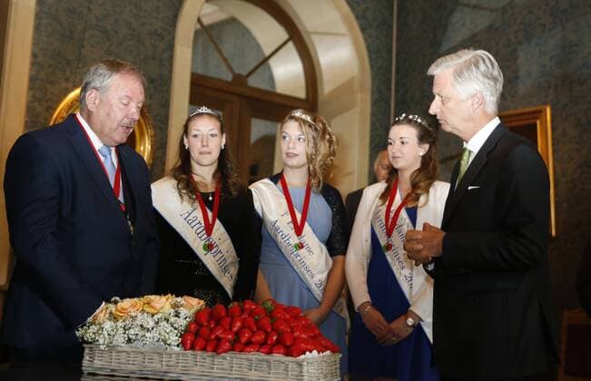 King Philippe - Filip of Belgium pictured with a delegation of the workers committee of the city of Beveren who bring this year s first strawberries to the King, at the Royal Palace in Brussels, Thursday 27 April 2017. NICOLASxMAETERLINCK 05088650