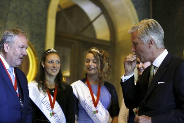King Philippe - Filip of Belgium pictured with a delegation of the workers committee of the city of Beveren who bring this year s first strawberries to the King, at the Royal Palace in Brussels, Thursday 27 April 2017. NICOLASxMAETERLINCK 05088659