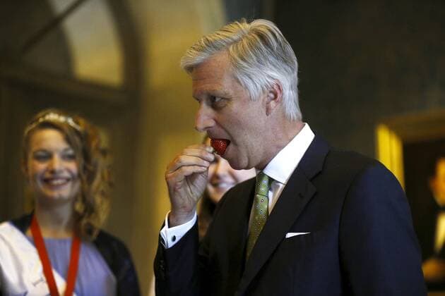 King Philippe - Filip of Belgium pictured with a delegation of the workers committee of the city of Beveren who bring this year s first strawberries to the King, at the Royal Palace in Brussels, Thursday 27 April 2017. NICOLASxMAETERLINCK 05088662