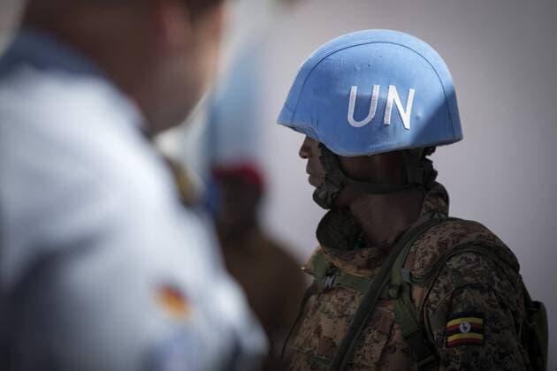 Ein Blauhelm-Soldat steht auf dem gesicherten Aussenbereich des Flughafen von Mogadischu. 01.05.2017, Mogadischu. Mogadischu Somalia Copyright: xIngaxKjerx