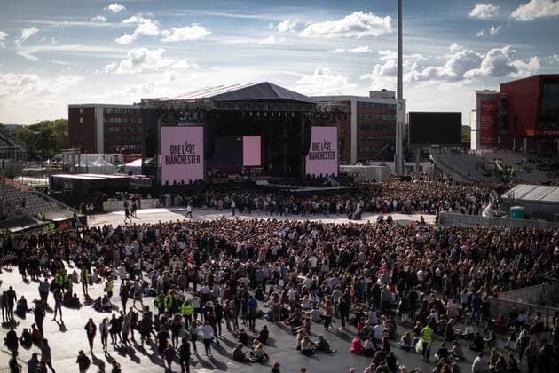 June 4, 2017 - Manchester, Greater Manchester, UK - Manchester , UK . The crowd gathers in front of the stage . The One Love Manchester benefit concert for victims of the Manchester Arena terrorist attack , at the Emirates Old Trafford Cricket Stadium . Ariana Grande, Justin Bieber, Coldplay, Katy Perry, Miley Cyrus, Pharrell Williams, Usher, Take That, Robbie Williams, Black Eyed Peas and Niall Horan are amongst the performers Manchester UK - ZUMAl94_ 20170604_zaf_l94_184 Copyright: xJoelxGoodmanx