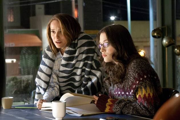 Left to right: Jane Foster (Natalie Portman) and Darcy Lewis (Kat Dennings) in THOR, from Paramount Pictures and Marvel Entertainment.  Copyright: xZadexRosenthalx xMarvelxStudiosx 30941_018