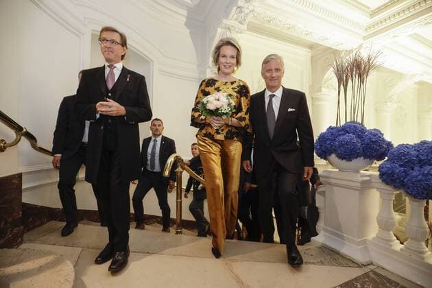 General director of De Munt - La Monnaie theatre Peter de Caluwe, Queen Mathilde of Belgium and King Philippe - Filip of Belgium arrive at the premiere Pinocchio at the renovated Koninklijke Muntschouwburg - Theatre Royal de la Monnaie opera house, in Brussels, Tuesday 05 September 2017.  THIERRYxROGE 05159810