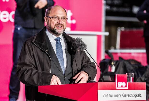 September 14, 2017 - New York City, New York, United States of America - Just ten days before the German national elections, former European Parliament President and SPD party head Martin Schulz appeared at MunichÃ¢â‚¬â ¢s famed Marienplatz in an attempt to rally support for what analysts see as a faltering challenge to incumbent Angela Merkel. Schulz has been seen as the source for a resurgence of the previously-faltering SPD (left-wing) party that was previously headed by Vice-Chancellor and Foreign Minister Sigmar Gabriel. However, after a series of regional losses, support appears to have plateaued, with early polls indicating between 36-40% for Merkel and 22-24% for Schulz (source: Welt N24). The Institute for Demographics in Allensbach has indicated that 46% of voters are still undecided- a statistic the SPD is betting on to try and pull an upset victory. New York City United S - ZUMAb160 20170914_zbp_b160_025 Copyright: xSachellexBabbarx