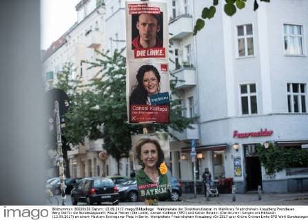 Wahlplakate der Direktkandidaten im Wahlkreis Friedrichshain-Kreuzberg Prenzlauer Berg Ost für die Bundestagswahl, Pascal Meiser (Die Linke), Cansel Kiziltepe (SPD) und Canan Bayram (Die Grünen) hängen am Mittwoch (13.09.2017) an einem Mast am Boxhagener Platz in Berlin. Wahlplakate Friedrichshain Kreuzberg