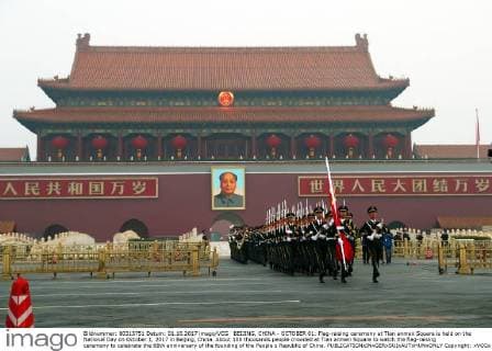 BEIJING, CHINA - OCTOBER 01: Flag-raising ceremony at Tian anmen Square is held on the National Day on October 1, 2017 in Beijing, China. About 100 thousands people crowded at Tian anmen Square to watch the flag-raising ceremony to celebrate the 68th anniversary of the founding of the People s Republic of China. Copyright: xVCGx CFP111128810683