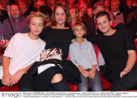 Lara Joy Koerner Soehne Glen Pollert l Remo Aime Pollert David Vice Domini r at the Circus Roncalli Premiere 40 Years travel to Rainbow at in Munich Copyright Imago Stick Celebrities GmbH Date 07 10 2017 Roncalli Premiere