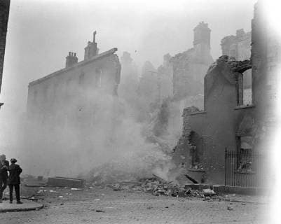 The Great Battle of Dublin . The capture of the Four Courts , Dublin . The Four Courts ablaze from end to end with the western block of the building containing the Irish Public Record Office . This had been used as an ammunition store by the Four Courts garrison and was the centre of a huge explosion , blowing to pieces one thousand years of Irish State and religious archives . The aftermath of the explosion . 1 July 1922, Ireland Copyright: Topfoto  UnitedArchivesEU008452