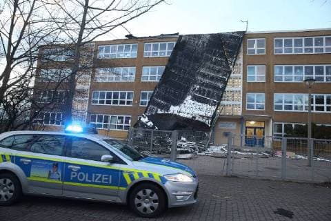 18 01 2018 storm Hurricane Friederike Halle Saale storm damage down gewehtes roof of the primary school at Ludwig field
