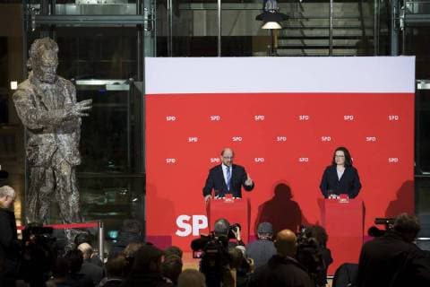 February 2018 Martin Schulz has announced Martin Schulz and Andrea Nahles in a PK in the Willy Brandt Haus in Berlin on 7 night on the party chairmanship would dispense the Member vote on the coalition agreement and Andrea Nahles would the Office acting up to the Martin Schulz take next Party Congress and Andrea Nahles keep a PK in Willy Brandt Haus