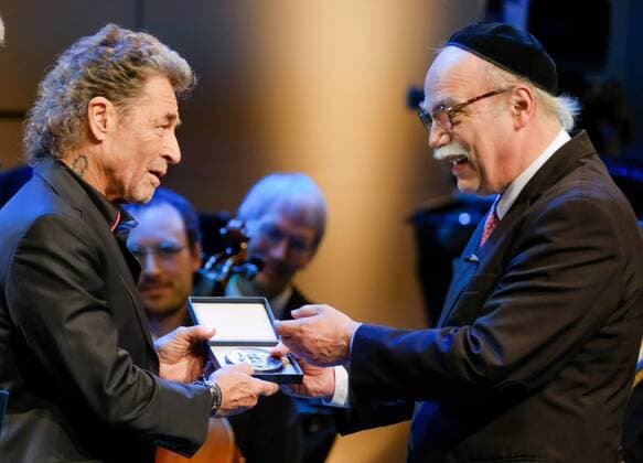 The musician Peter Maffay li has been awarded the Buber Rosenzweig Medal on Sunday 11 03 2018 in Recklinghausen. Photo re Rabbi Andreas Nachama The singer is acknowledged for his decisive advocacy against anti-Semitism and racism, said the German Coordinating Council of the Societies of Chri Copyright: epd-bild StefanxArend EDITORIAL USE ONLY