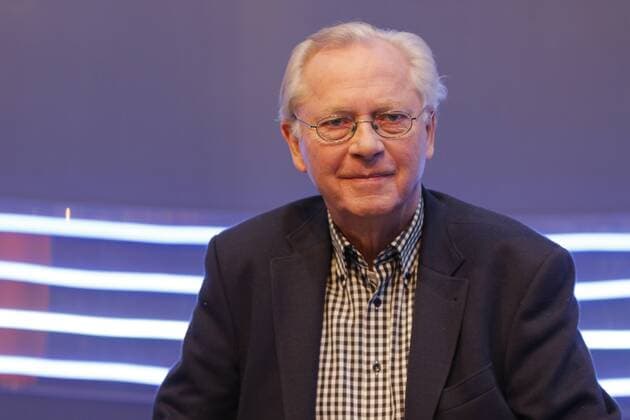 Day 2 of the Leipzig Book Fair Here the journalist diplomat and author Uwe Karsten Heye Heye was under Gerhard Schröder SPD head of the Federal Press Office and thus government spokesman Leipzig Book Fair Day 2