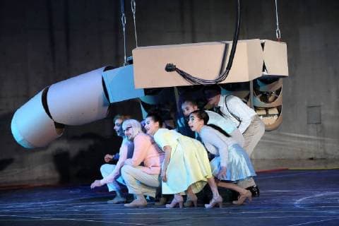 Florian Others Bastian Reiber Ruth Rosenfeld Carol Schuler and Ensemble during the photo rehearsal to Zero in the Schaubühne am Lehniner Platz in Berlin First performance on 24 March 2018 Director and stage Herbert Fritsch Costumes Bettina Helmi Schaubühne Null