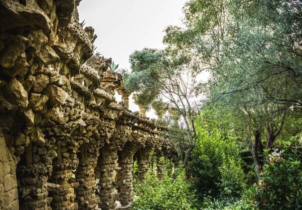Arcade of a pedestrian bridge Architect Antoni Gaudi Park Güell Barcelona Catalonia Spain Europe Copyright: imageBROKER ValentinxWolf iblvfw04656322.jpg