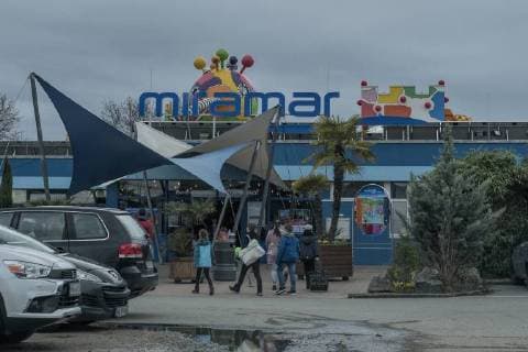 Miramar Swimming Pool News Germany Baden-Württemberg Weinheim Miramar March 28 A 31-year-old woman is said to have been raped on Friday evening at Miramar leisure bath. According to police, the alleged perpetrator is 37 years old and from Ukraine