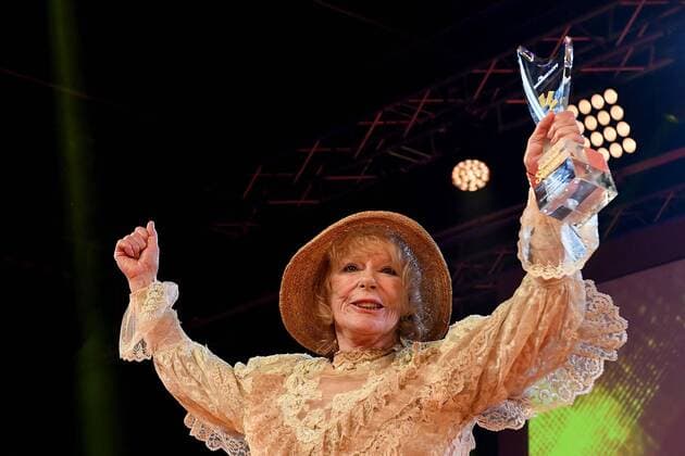 Golden Sun Gala on 07 04 2018 in Wonderland in Kalkar For the 12th time, the Goldene Sonne is awarded by the German private end sonnenklar TV on 07 04 2018 in Kalkar Elke Sommer with the Golden Sun. xJFx