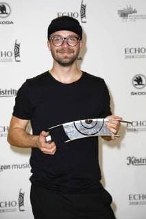 Award winner Mark Forster at the presentation of the ECHO POP on 12.04.2018 in Berlin ECHO POP presentation 2018 in Berlin Winner Price winner Pressroom