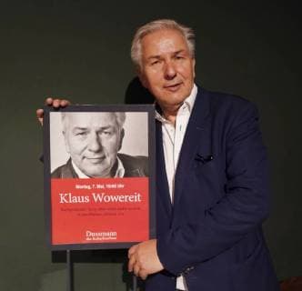 Klaus Wowereit GER Berlin 20180507 Klaus Wowereit Former Governing Mayor of Berlin at his book presentation Sexy but not so poor my Berlin authors Klaus Wowereit and Enrik Lauer at Dussmann