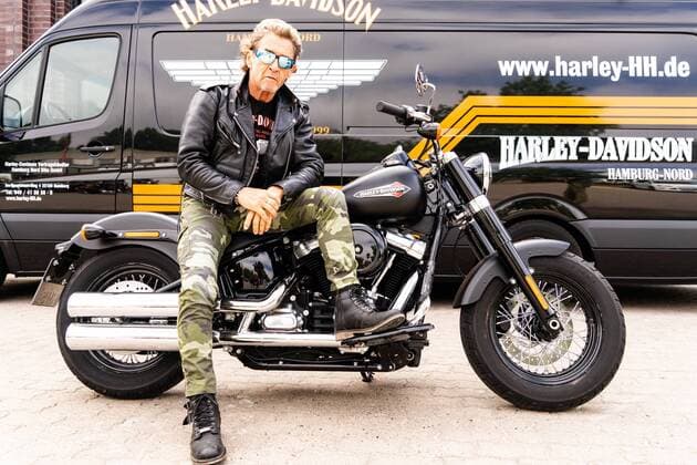 Peter Maffay before leaving for the Port of Hamburg for the Queen Marry 2 Peter Maffay participates in the exit of Harley Davidson in Hamburg Hamburg Hamburg Germany Harley Nord Store Farmsen