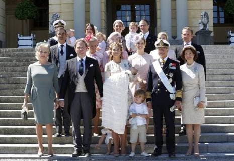 Entertainment Themen der Woche KW23 Entertainment Bilder des Tages Eva Maria O Neill, Christopher O Neill, princess Madeleine, princess Adrienne, princess Leonore, prince Nicolas, king Carl XVI Gustaf, queen Silvia, crown princess Victoria, prince Oscar, Anouska d Abo, Coralie Charriol Paul, Nader Panahpour, Gustav Thott, Charlotte Kreuger Cederlund, Natalie Werner Princess Adrienne s christening, Drottningholm Palace Chapel, 2018-06-08 Stockholm Sweden 588427