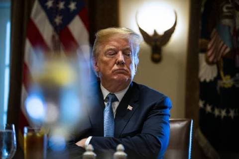 News Bilder des Tages U.S. President Donald Trump listens during a lunch meeting with Republican lawmakers in the Cabinet Room at the White House in Washington, D.C. on Tuesday, June 26, 2018. From left: Representative Robert Aderholt, a Republican from Alabama, Senator Richard Shelby, a Republican from Alabama, Trump, Representative Rodney Frelinghuysen, a Republican from New Jersey, and Senator Lisa Murkowski, a Republican from Alaska. WAX20180626154 AlxDrago