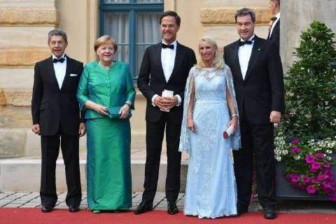 Markus SOEDER Minister President of Bavaria Karin BAUMUELLER SOEDER Mark Rutte Minister President Netherlands Chancellor Angela Merkel CDU oachim SAUER on her arrival Opening of the Bayreuth Richard Wagner Festival 2018 Red carpet on 25 07 2018 Gruener Huegel Festspielhaus Bayreuth