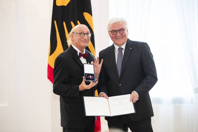 Federal President Frank Walter Steinmeier awards the Cross of Merit of the Order of Merit of the Federal Republic of Germany to Otto Waalkes at Schloss Bellevue in Berlin on 2 October 2018 Award of Merit in Berlin