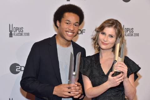 Sheku Kanneh Mason young artist Cello Lisa Batiashvili Violinist Concert formation Prize winner for the 1 OPUS KLASSIK AWARD at the Konzerthaus am GendarmenMarkt in Berlin on 14 10 2018