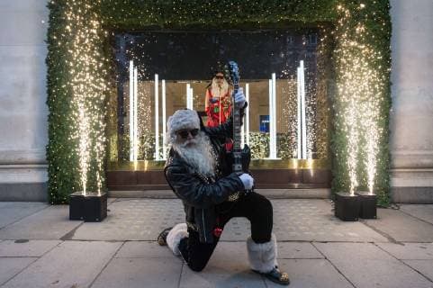 October 18, 2018 - London, London, UK - London, UK. A man dressed as Santa Claus launches the Selfridges department store Christmas festive window display with a Selfridges Rocks Santa theme. It is the first department store in the world to unveil Christmas windows. London UK  - ZUMAl94_ 20181018_zaf_l94_008 Copyright: xRayxTangx