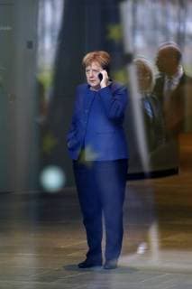 Chancellor Angela Merkel welcomes Polish President Andrzej Duda on his arrival at the Chancellery in Berlin on 23 October 2018 Merkel meets Andrzej Duda