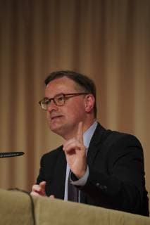 Jörn Leonhard Der überforderte Frieden Versailles und die Welt GER Berlin 20181105 Reading with Prof. Jörn Leonhard Der überforderte Frieden Versailles und die Welt 1918 1923 by C H Beck Verlag