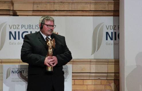 Entertainment Themen der Woche KW45 Entertainment Bilder des Tages Jozef Kuciak, father of murdered Slovak journalist Jan Kuciak, received the Golden Victoria German media award in the press freedom category for his son Jan in memoriam in Berlin, German, on November 5, 2018. Kuciak, 27, who was shot dead together with his fiancee of the same age, in their Slovak home in February, tried to uncover links between Slovak politicians and mafia. The last article he worked on before his death dealt with the fraudulent activities of Italian businesspeople in east Slovakia, mainly subsidy and VAT frauds. The German Magazine Publishers Association (VDZ) bestowed the same prize on Maltese reporter Daphne Caruana Galizia, 53, whose murder was most likely motivated by her work as well. (CTKxPhoto MartinxWeiser) CTKPhotoP201811051033901 Mtw