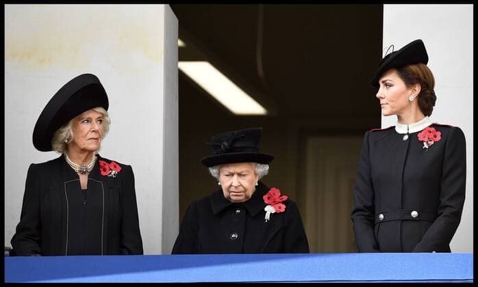 Entertainment Themen der Woche KW45 Entertainment Bilder des Tages . 11 11 2018. London, United Kingdom. Remembrance Sunday and the Centenary of the Armistice. Queen Elizabeth II accompanied by members of the Royal family including Prince Charles, Prince of Wales and Camilla, The Duchess of Cornwall, Prince William, Duke of Cambridge and Catherine, The Duchess of Cambridge, Prince Harry, The Duke of Sussex and Meghan, The Duchess of Sussex , attend the Remembrance Sunday service at The Cenotaph in central London on the Centenary of the end of the First World War. xAndrewxParsonsx xi-Imagesx IIM-18831-0044