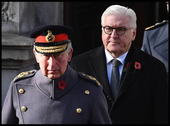 News Themen der Woche KW45 News Bilder des Tages . 11 11 2018. London, United Kingdom. Remembrance Sunday and the Centenary of the Armistice. Prince Charles with German President Frank-Walter Steinmeier join the Queen Elizabeth II accompanied by members of the Royal family including Prince Charles, Prince of Wales and Camilla, The Duchess of Cornwall, Prince William, Duke of Cambridge and Catherine, The Duchess of Cambridge, Prince Harry, The Duke of Sussex and Meghan, The Duchess of Sussex , attend the Remembrance Sunday service at The Cenotaph in central London on the Centenary of the end of the First World War. xAndrewxParsonsx xi-Imagesx IIM-18831-0060