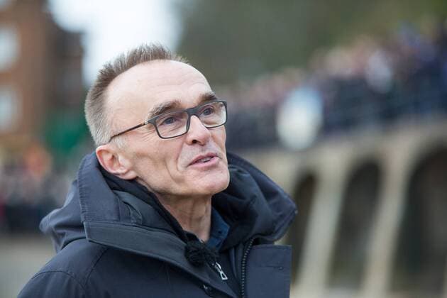 November 11, 2018 - Folkestone, Kent. Film director Danny Boyle addresses the media and remembers the 100th anniversary of Armistice Day in Folkestone. Members of the public are invited to create sand silhouettes of soldiers in memory of loved ones on Sunny Sands in Folkestone today. Hollywood director Danny Boyle has also curated huge portraits on 32 beaches across the nation to mark the centenary of the World War One Armistice.  - ZUMAl94_ 20181111_zaf_l94_136 Copyright: xManuxPalomequex