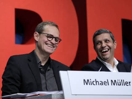 Michael Müller SPD State Chairman and Governing Mayor Raed Saleh Parliamentary Group Chairman Germany Berlin Maritim Hotel Berlin SPD State Party Conference 16 and 17 November 2018