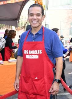 21 November 2018 - Los Angeles, California - Antonio Villaraigosa. 2018 LA Mission Thanksgiving held at LA Mission. Photo Credit: Birdie Thompson AdMedia 232620 2018-11-21 CA Los Angeles Etats-Unis  Copyright: xAdMediax STAR_232620_354