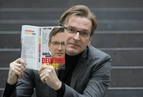 Claus Strunz Journalist Moderator TV Producer Germany Berlin Book Presentation Plassenbuch Verlag Goes still Germany by Claus Strunz 22 11 2018