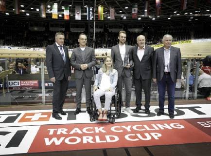 Federal Foreign Minister Heiko Maas SPD visits the Bahnrad World Cup in Berlin Here at the tribute of the cyclists of the year 2018 to the paraplegic Kristina Vogel and the Berlin Maximilian Schachmann 01 12 2018 Berlin Germany Copyright: xThomasxKoehler photothek.netx