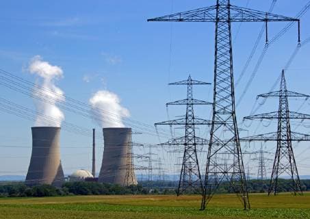 nuclear power station  Copyright: xWolfi30x Panthermedia08560466