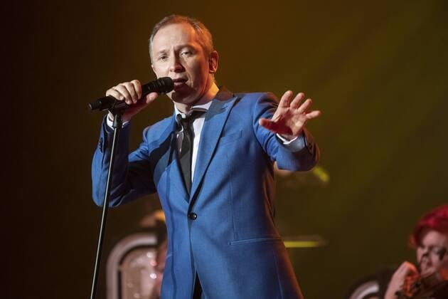 Helmut Lotti in the Jahrhunderthalle Frankfurt The Belgian singer Helmut Lotti and The Golden Symphonic Orchestra played in concert in the Jahrhunderthalle Frankfurt on 16 01 2019 The 49-year-old is considered the most successful singer of the Belgian region Flanders KONZHELMUTLOTTI