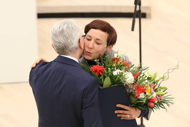 Mike Bischoff SPD congratulates writer Juli Zeh after her swearing in as judge at the Constitutional Court of the State of Brandenburg in Potsdam 30 January 2019 Swearing in of Juli Zeh as constitutional judge in Brandenburg