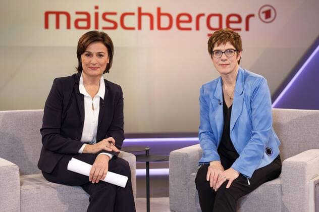 Sandra Maischberger and Annegret Kramp Karrenbauer in the ARD talk show Maischberger in the WDR Studio BS 3 Cologne 30 01 2019 Foto:xC.xHardtx xFuturexImage