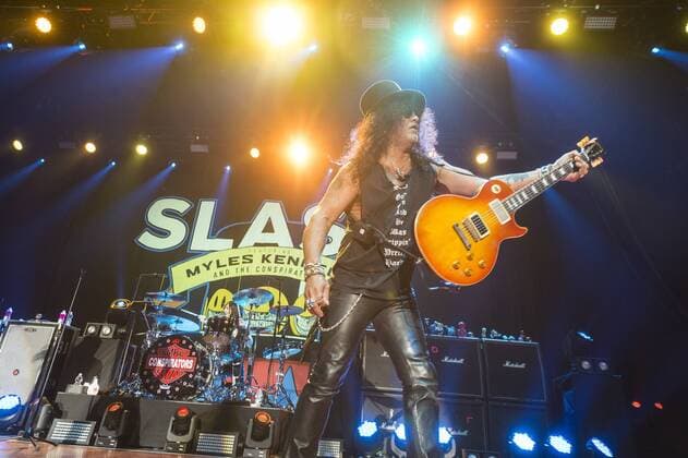 Slash performed together with Myles Kennendy and the Conspirators a concert at the Stadthalle Offenbach am Main on 07 02 2019.