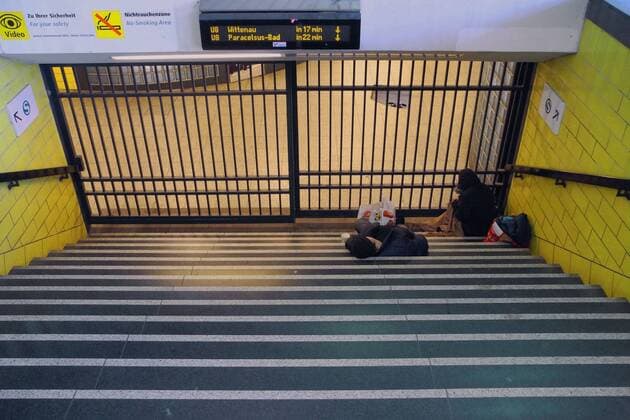 The BVG warning strike will continue until 12 noon today on 15 02 2019 S Bahn has prepared itself for the situation Jannowitzbruecke U8 station in waiting position
