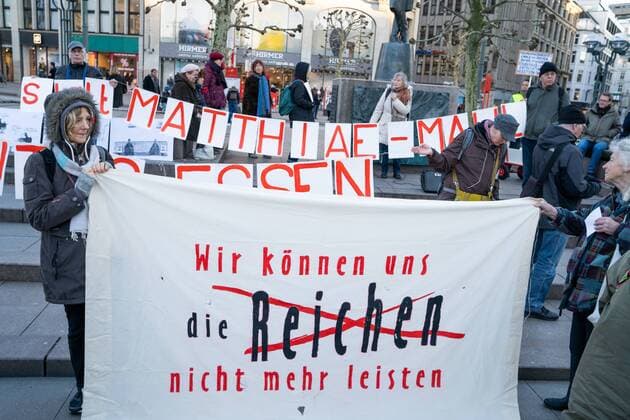 Matthiae Mahl 2019 Counterdemonstration at the Hamburg Town Hall Market Demo Matthiae Mahl 2019 Counterdemonstration at the Hamburg Town Hall Market Demo Hamburg Hamburg Germany Town Hall Market