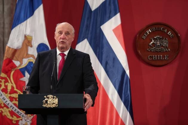 King Harald V of Norway and Chilean President Sebastian Pinera (not pictured) speak during a joint press conference at La Moneda Palace, in Santiago, Chile, 27 March 2019. The Norwegian royals are in Chile on the occasion of an official visit to commemorate the 100th anniversary of the diplomatic relations between both countries. Official visit of Norway s royals in Chile !ACHTUNG: NUR REDAKTIONELLE NUTZUNG!  Copyright: xAlbertoxValdesx AME1741 20190327-636893091132217248