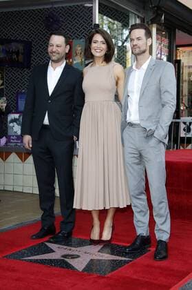 Dan Fogelman Mandy Moore and Shane West at the ceremony to award a star to Mandy Moore on the Hollywood Walk of Fame Los Angeles 25 03 2019 Foto:xD.xBedrosianx xFuturexImage