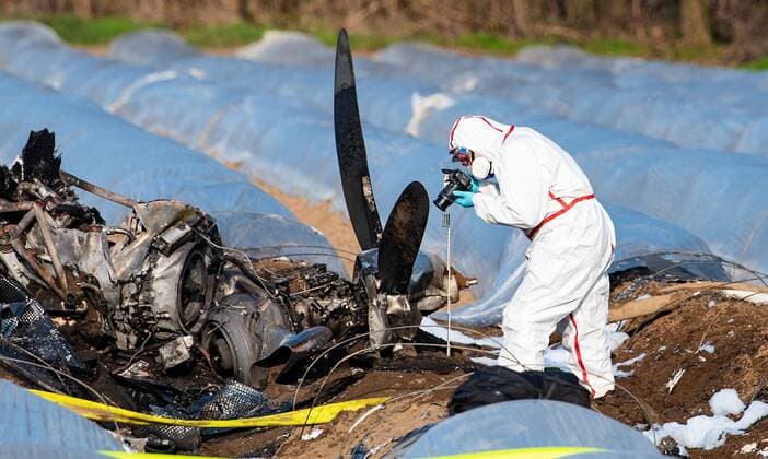 01 04 2019 xfux News Local plane crash in Erzhausen emonline deloka dekrei azlahe delahe delahe v l On the day after the crash, the for