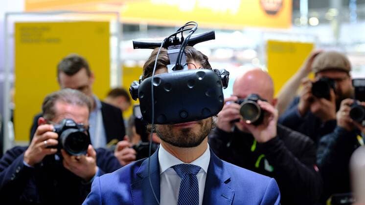 01 04 2019 xkhx Hannover Fairgrounds Opening Tour of the Hannover Fair 2019 Carl Philip Edmund Bertil Prince of Sweden Duke of Värmland here with Virtual Reality Glasses